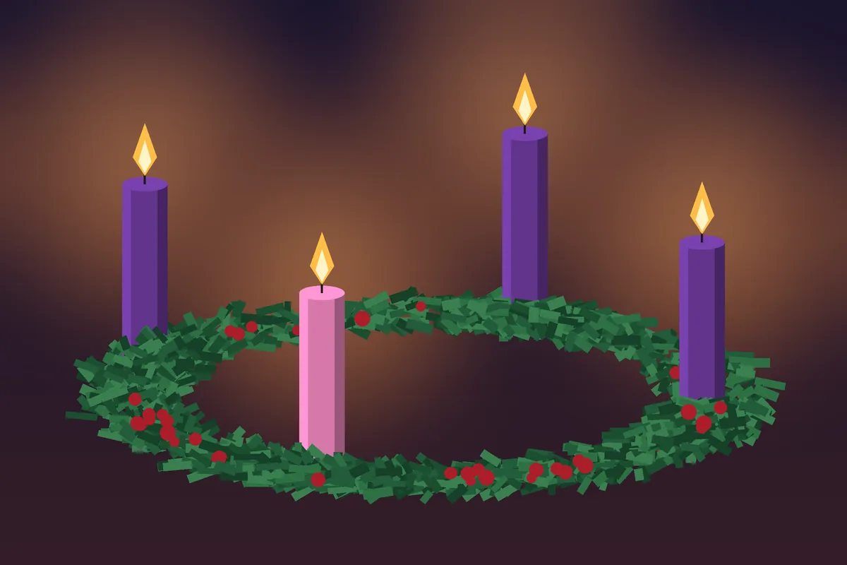 Corona de Adviento con tres velas moradas y una rosa encendidas